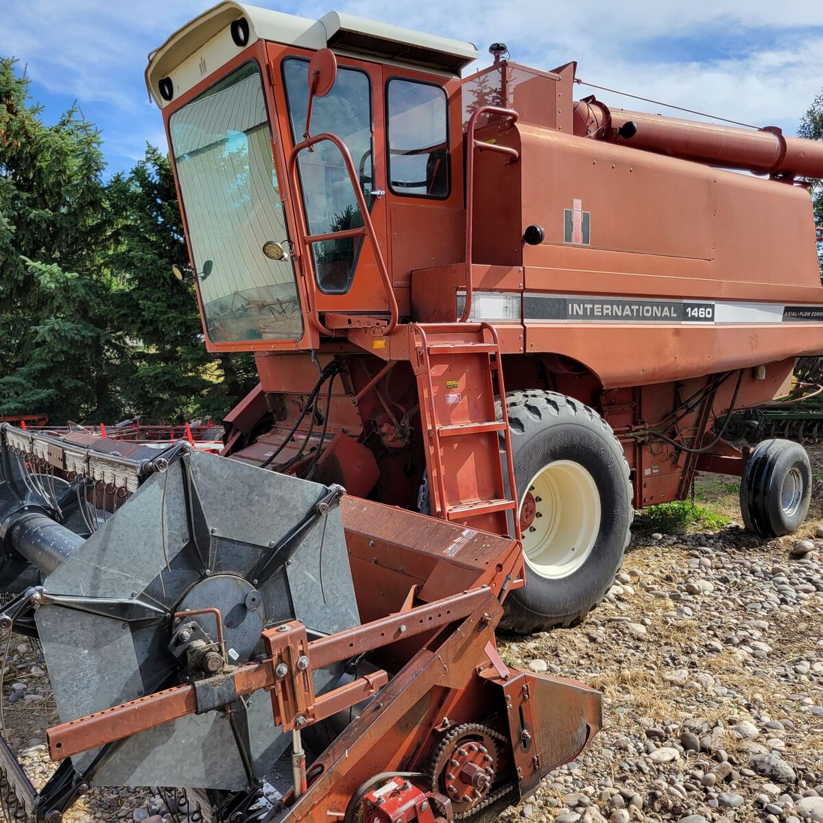International 1460 Combine
