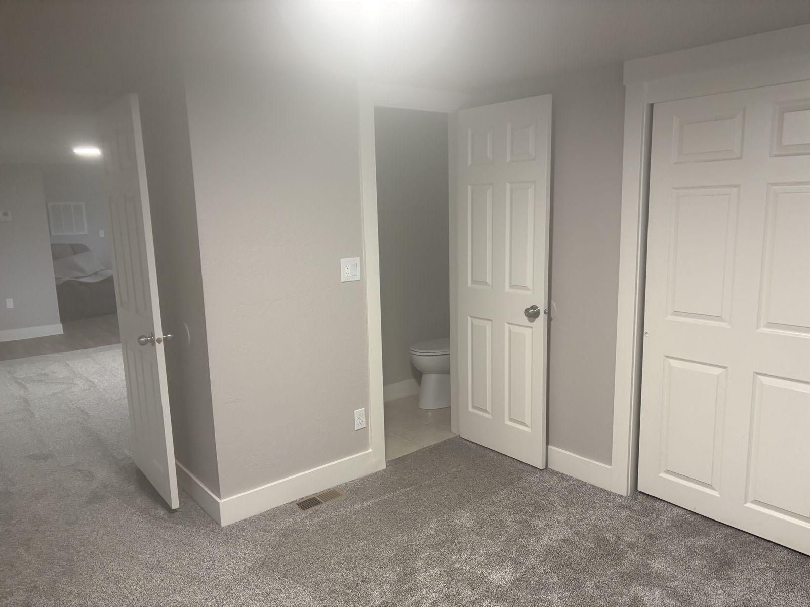 Main image 4