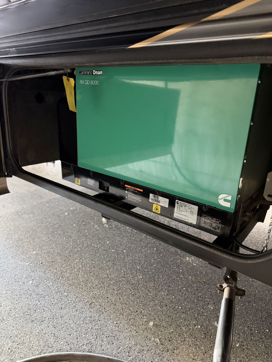 Main image 6