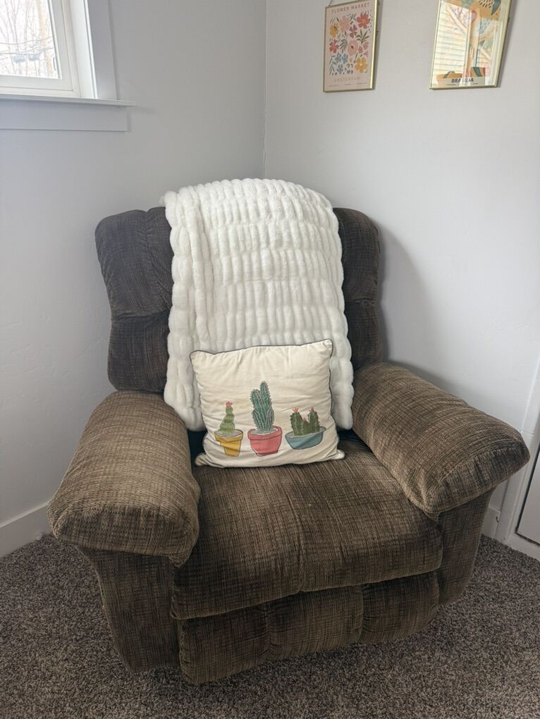 Oversized Reclining Arm Chair