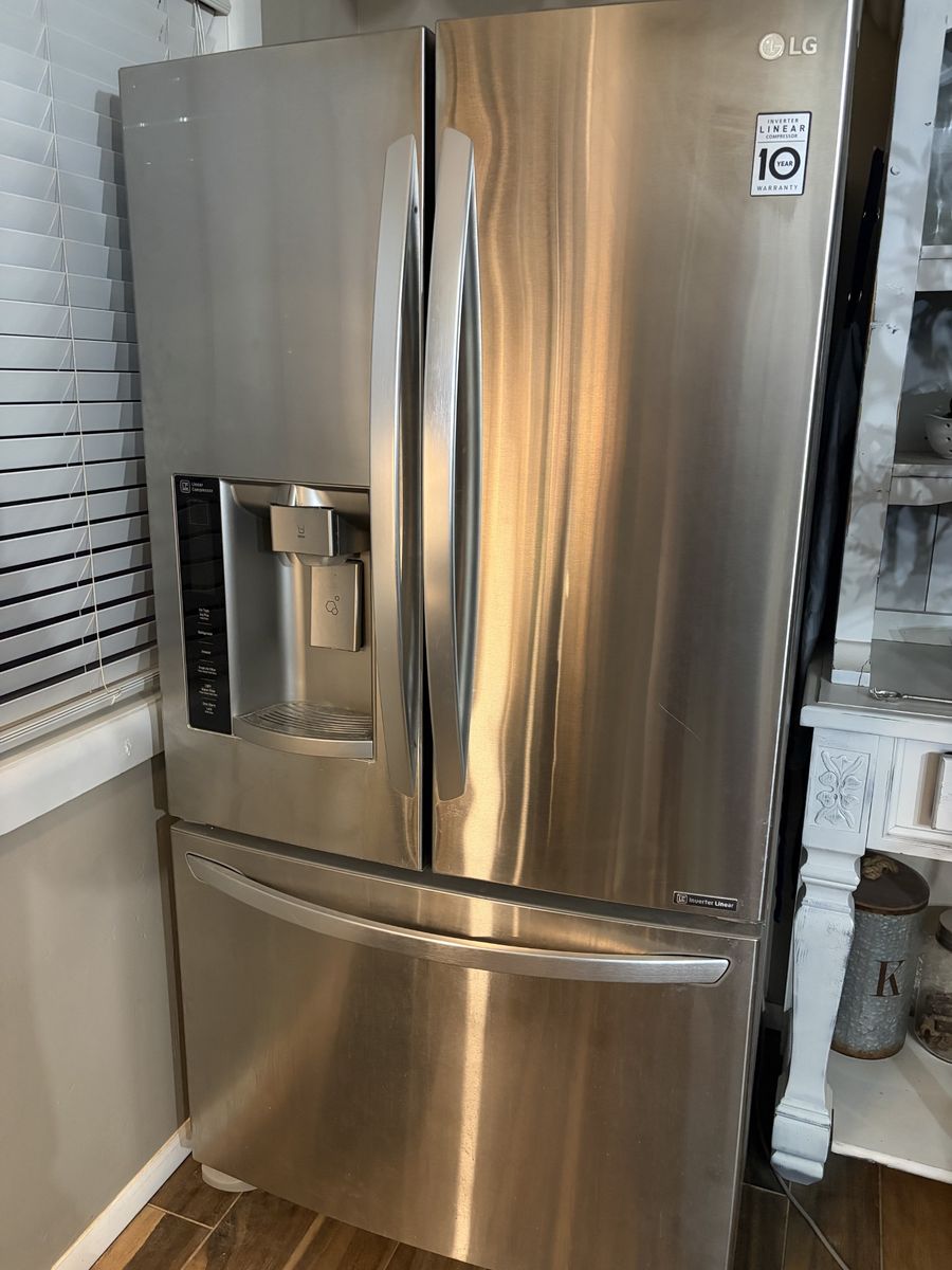 LG Fridge. Works Great. $300 OBO
