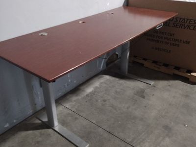Large adjustable office table