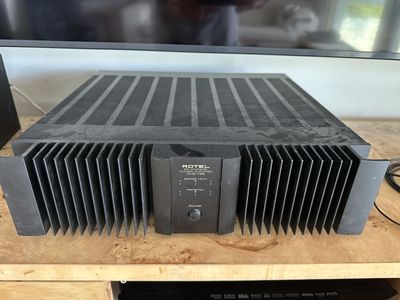 Rotel 6 Channel Amp RMB-1066