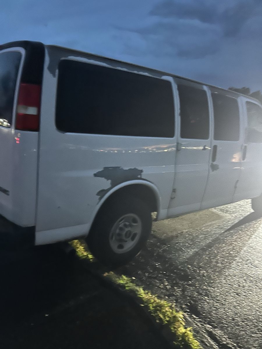 2008 GMC Savana 2500 SLE
