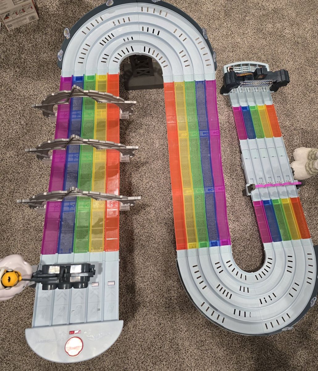 Mario Hot Wheels Rainbow Road Race Track