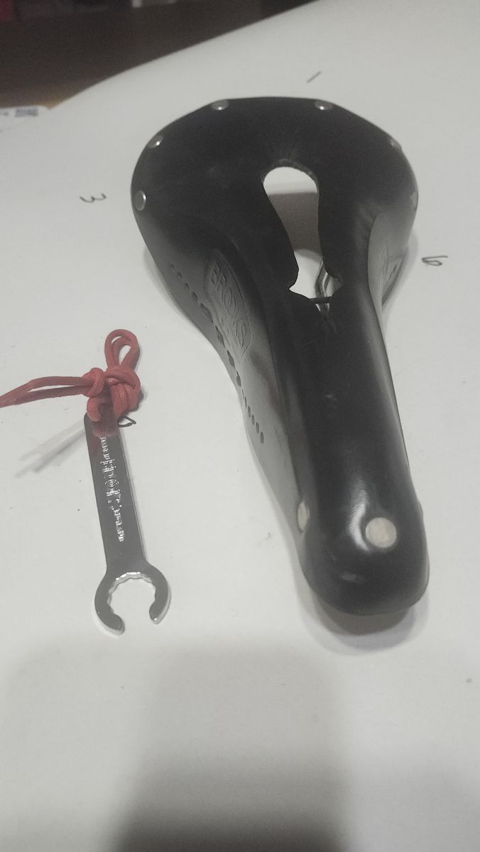 Brooks b 17 narrow saddle