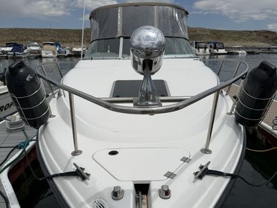 1998 Chaparral Signature 260 Cabin Cruiser - 26ft, MerCruiser 7.4 MPI, Kicker Motor, Trailer