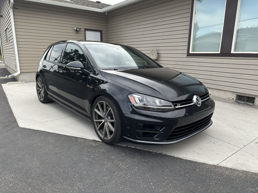 2016 Volkswagen Golf R w/DCC and Navigation