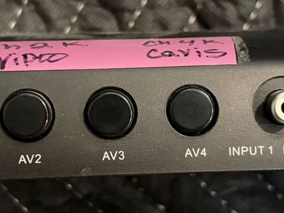 Dynex S video A/V selector switch