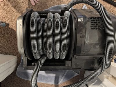 Giraffe Tools SGV-W18A8M Grandstorm Retractable Wet/Dry Vacuum Cleaner