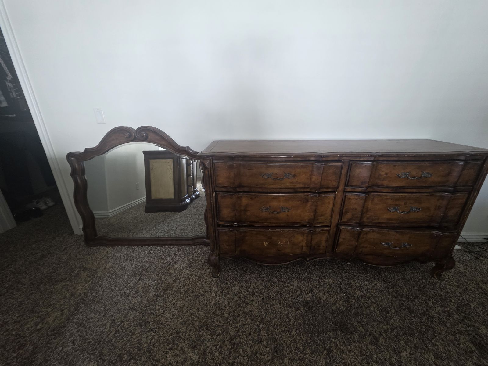 RC WILLEY KING SIZE BEDROOM SET