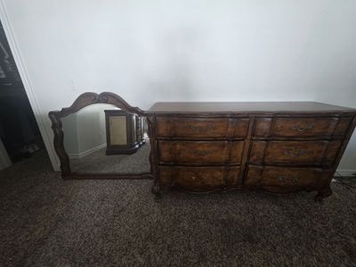 RC WILLEY KING SIZE BEDROOM SET
