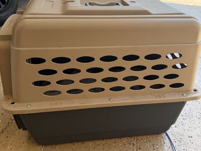 Large Dog Kennel With Food or Water Cup