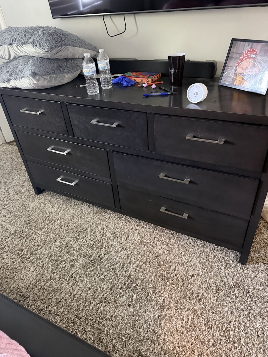 Main image 4