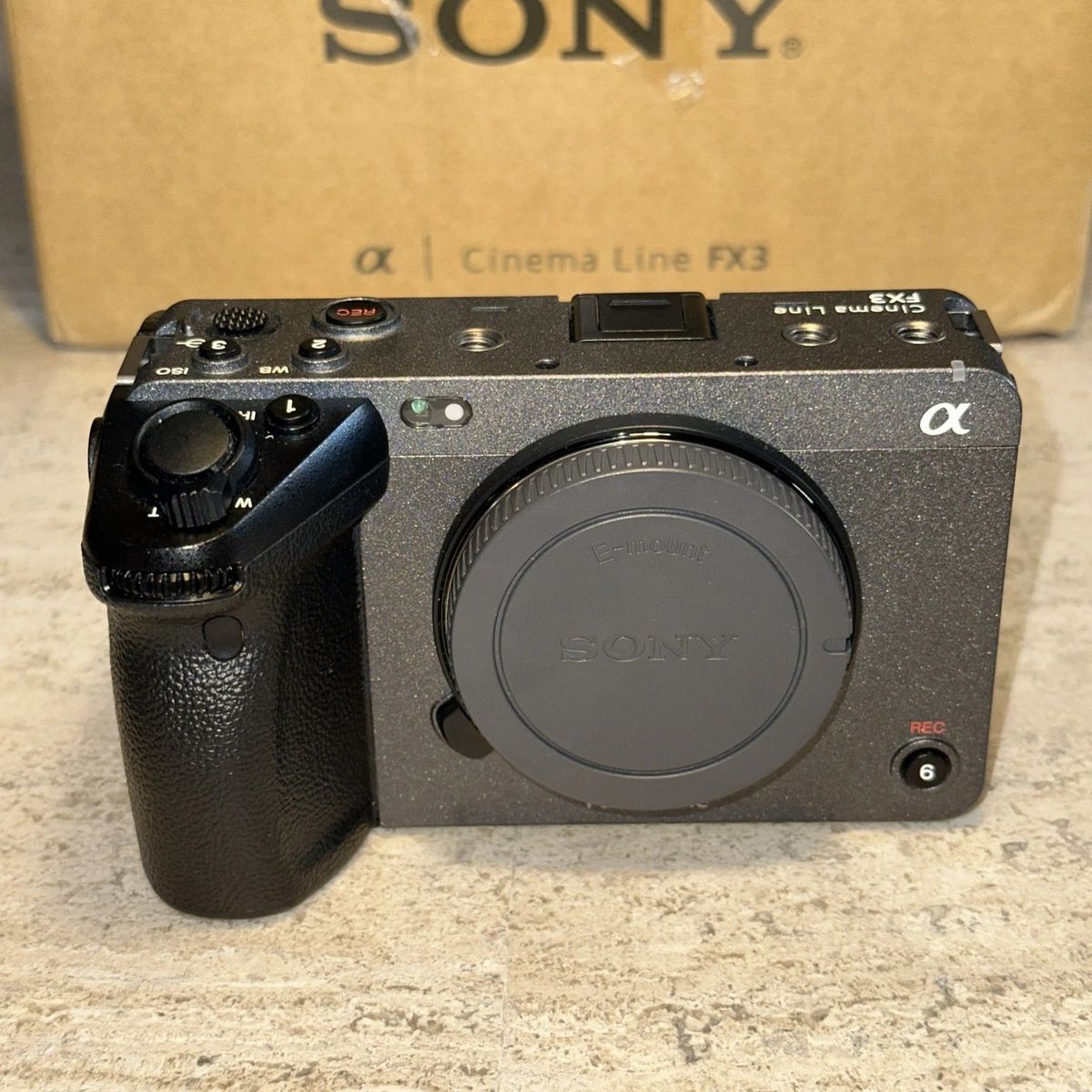 Sony Alpha ILME-FX3  - FX3 Full-Frame - XLR Handle - Box