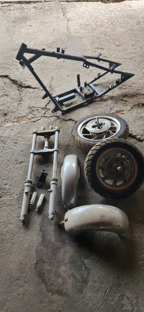 Mini Bike / Chopper Frame, Front Fork Assembly, Wheels, and Fenders Project Lot