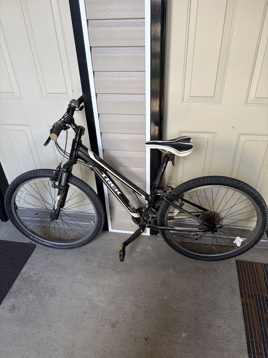 Medium Trek Mountain Bike