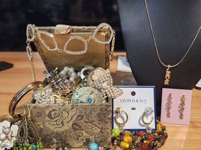 meet Goldee, Jewelry Box Collection: Vintage & Modern Fashion Jewelry, Rings, Necklaces, Earrings, Bracelets. everything in gold