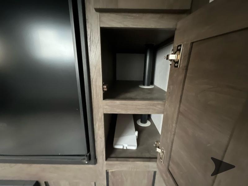 Main image 13