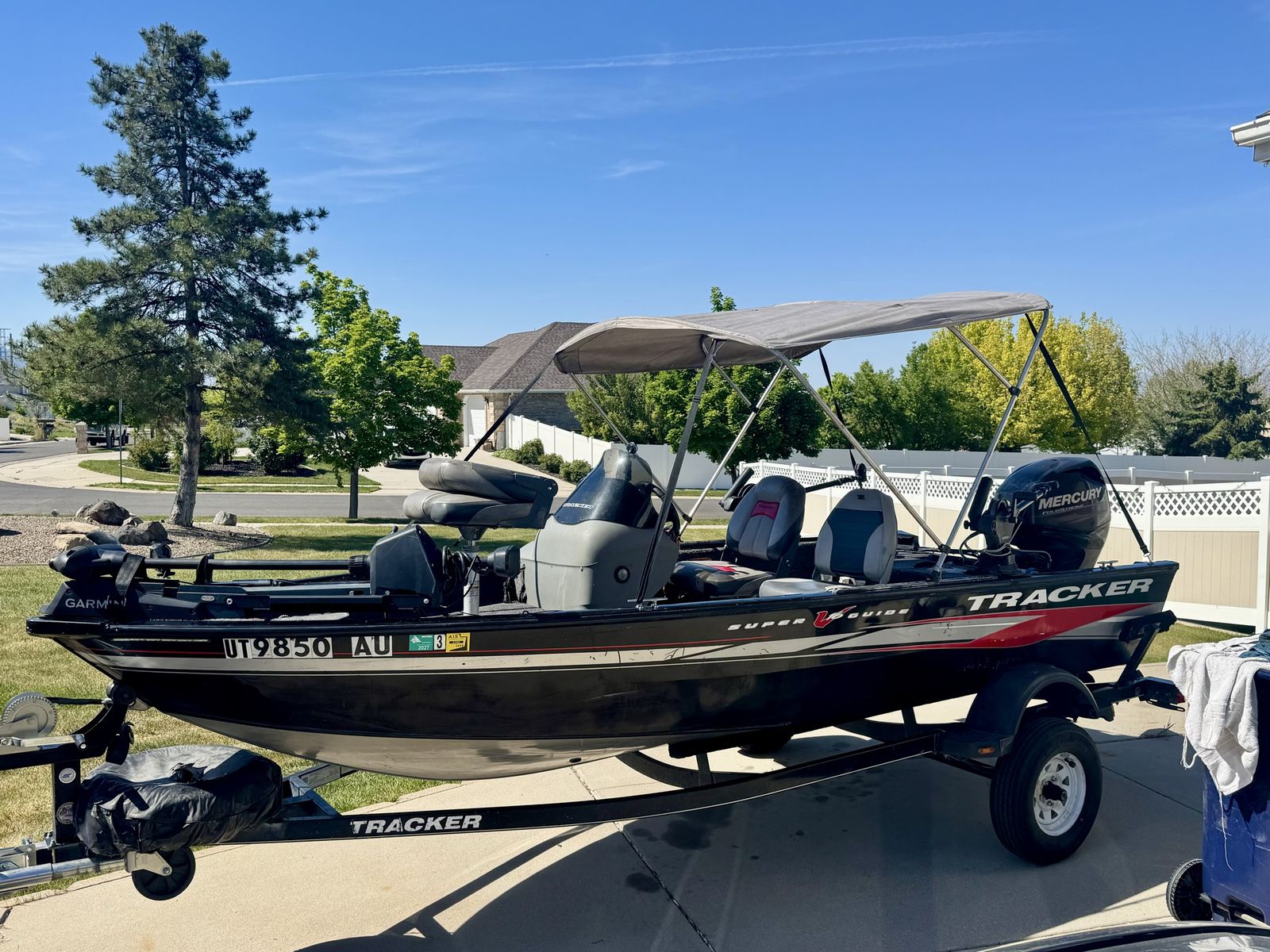 2014 Tracker V-16 Superguide SC