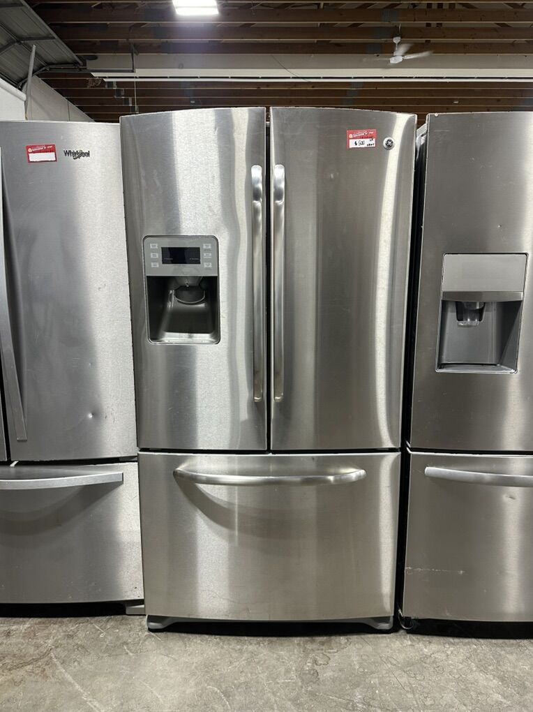 BEAUTIFUL CONDITION GE FRENCH DOOR FRIDGE