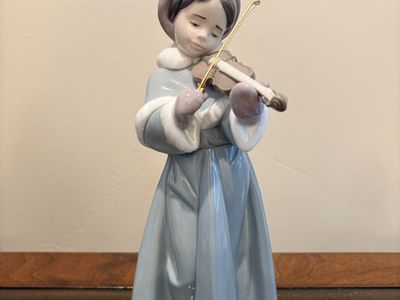 Lladro The Spirit Of Christmas #6534