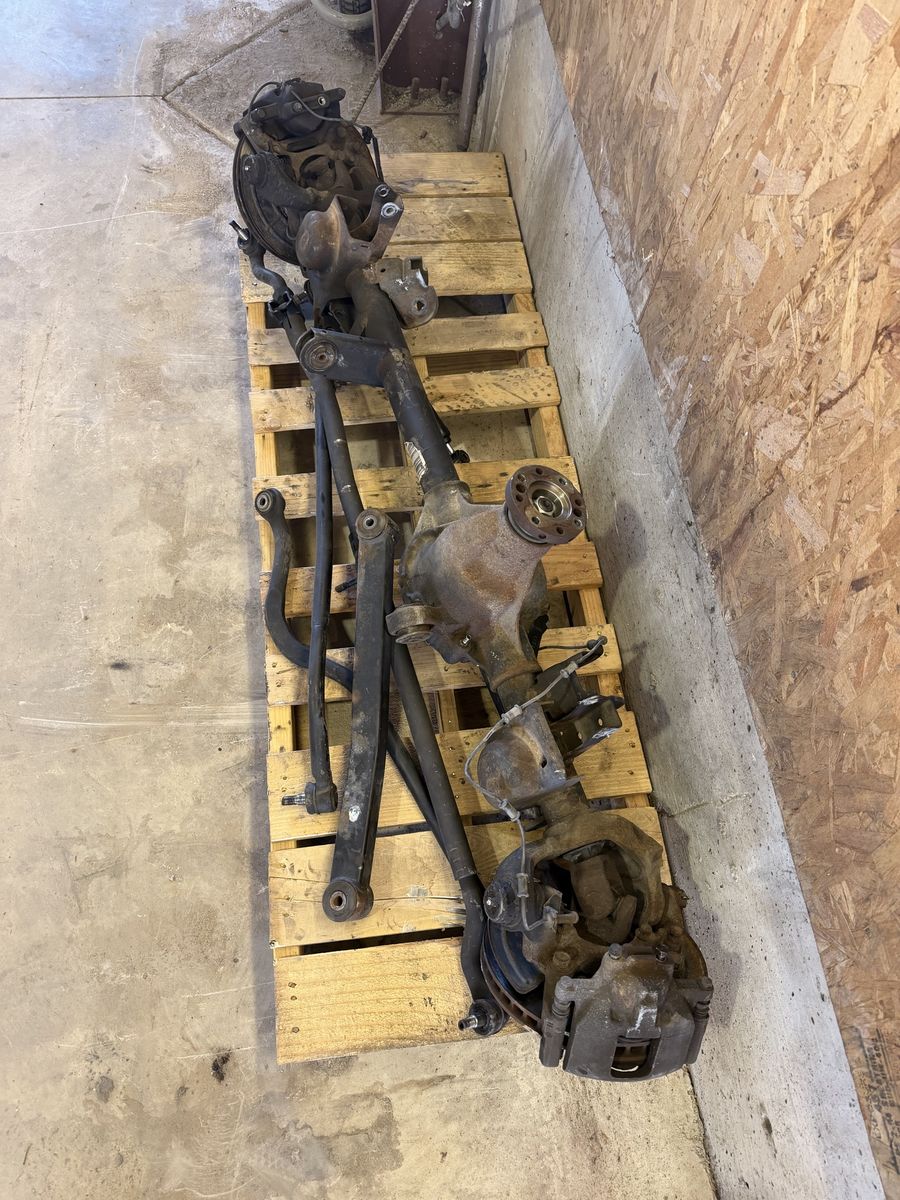 Dana 30