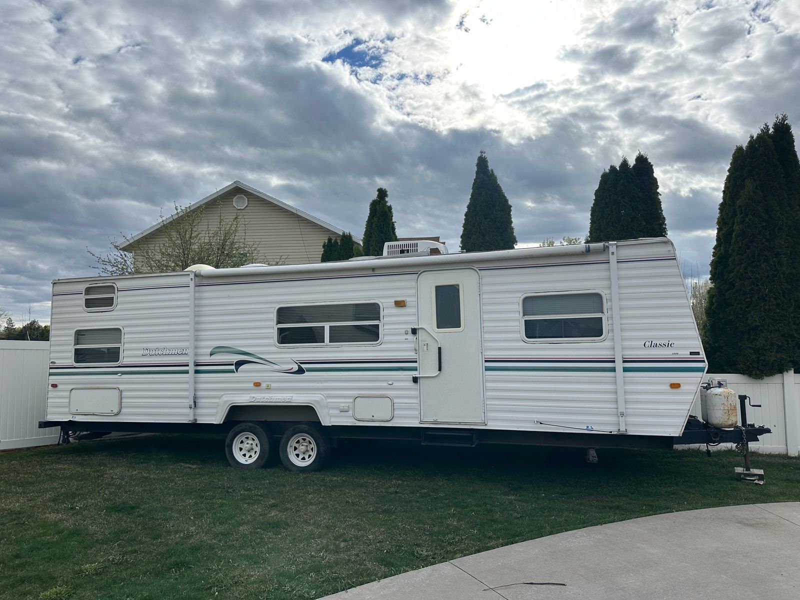 Dutchman Classic by Thor