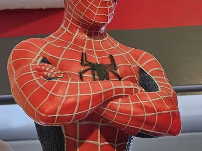 Stern Spiderman Premium Pinball Machine