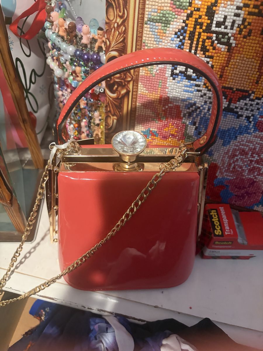 Pink purse with diamond