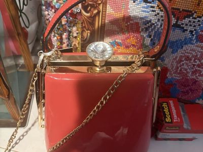 Pink purse with diamond