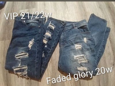 Lot of 2 women's jeans 20w. 21/22w