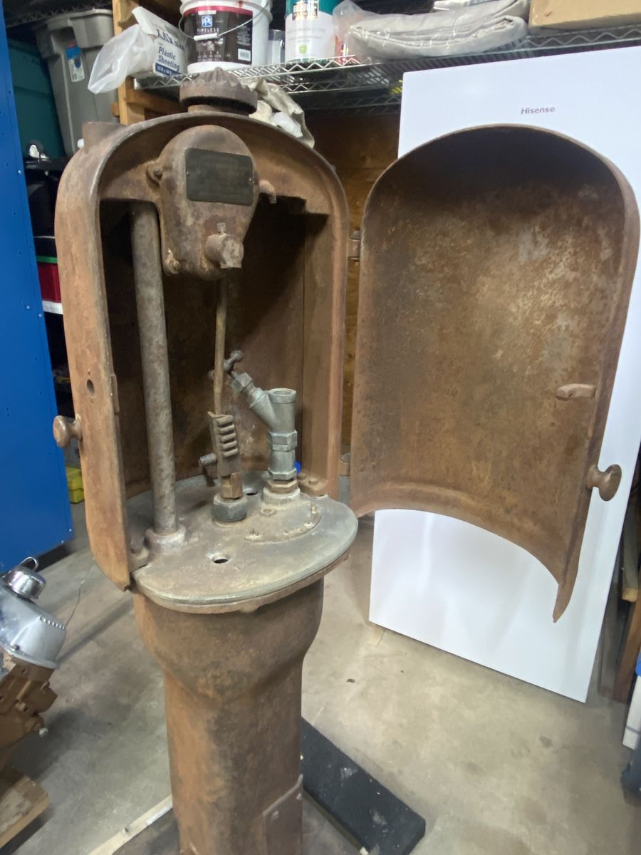 RARE Antique Gilbert-Barker Clam Shell gas pump CIRCA 1910. Also have oil Lubester's.