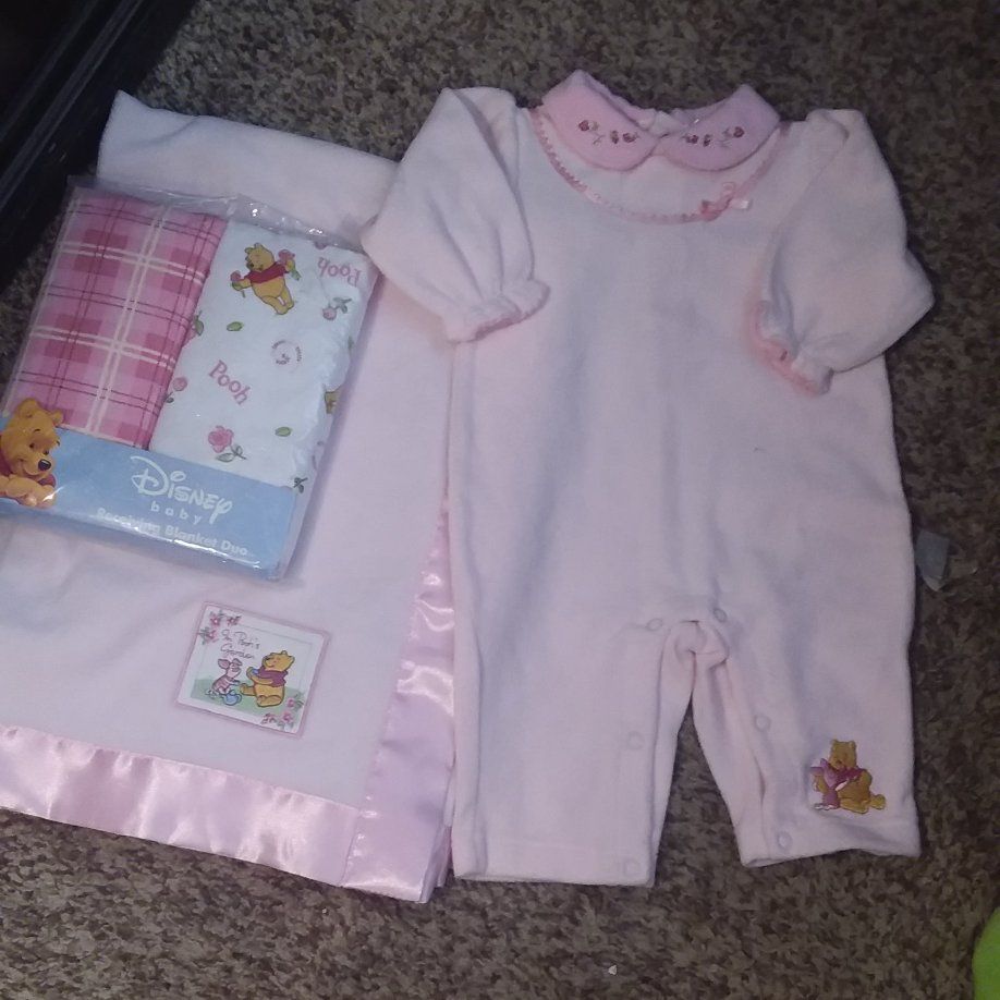 0-3 MOS. WINNIE THE POOH AND PIGLET GIFT SET