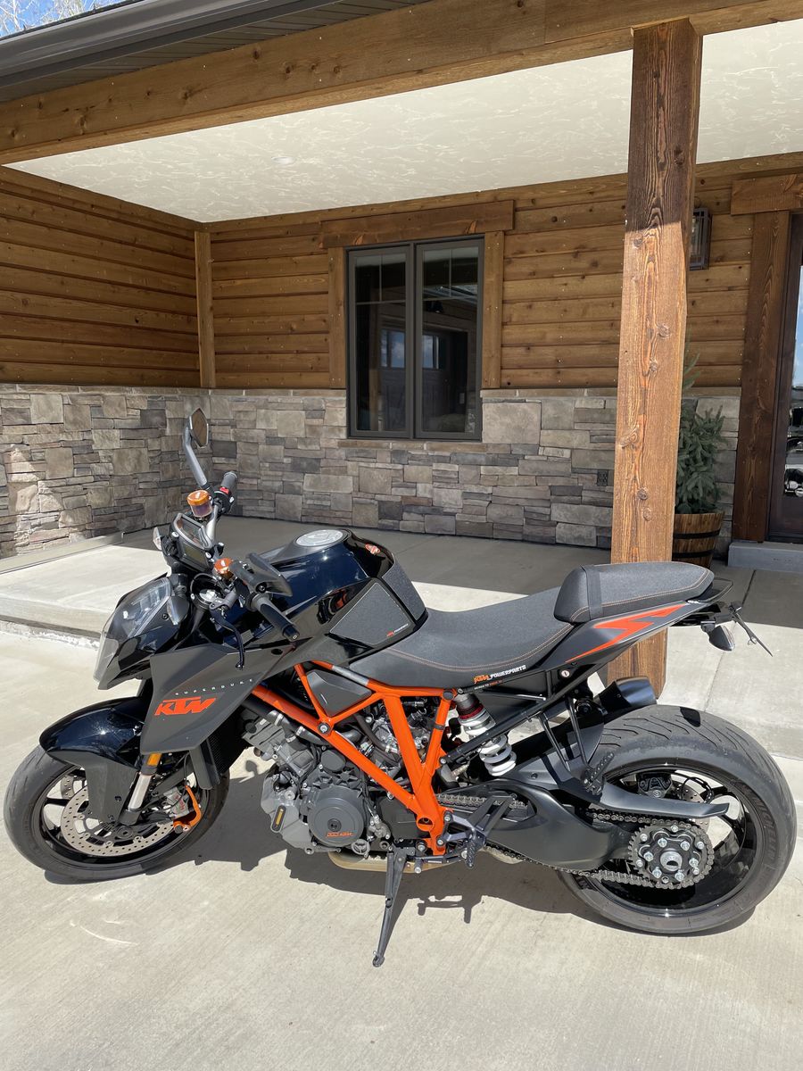 2016 KTM Super Duke 1290 R