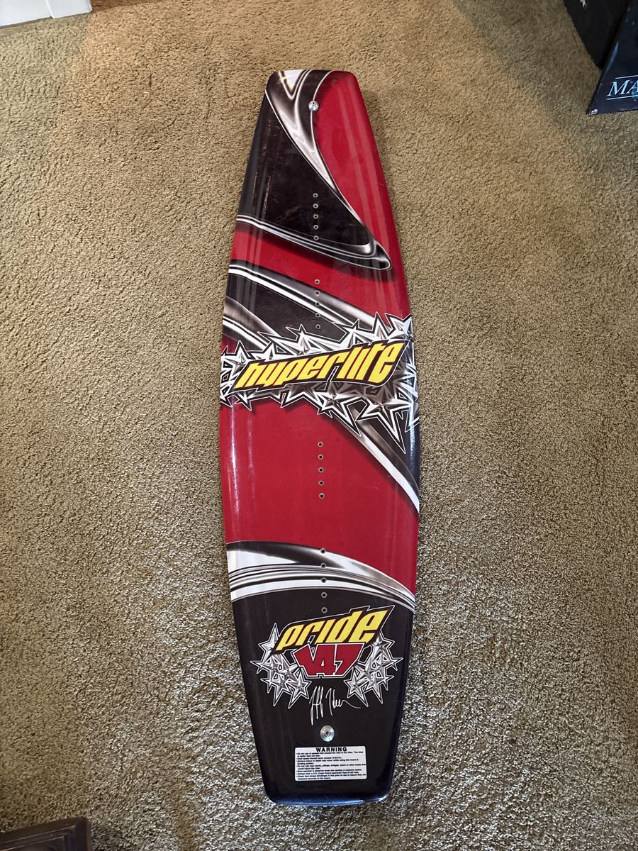 Hyperlite Pride 147 wakeboard
