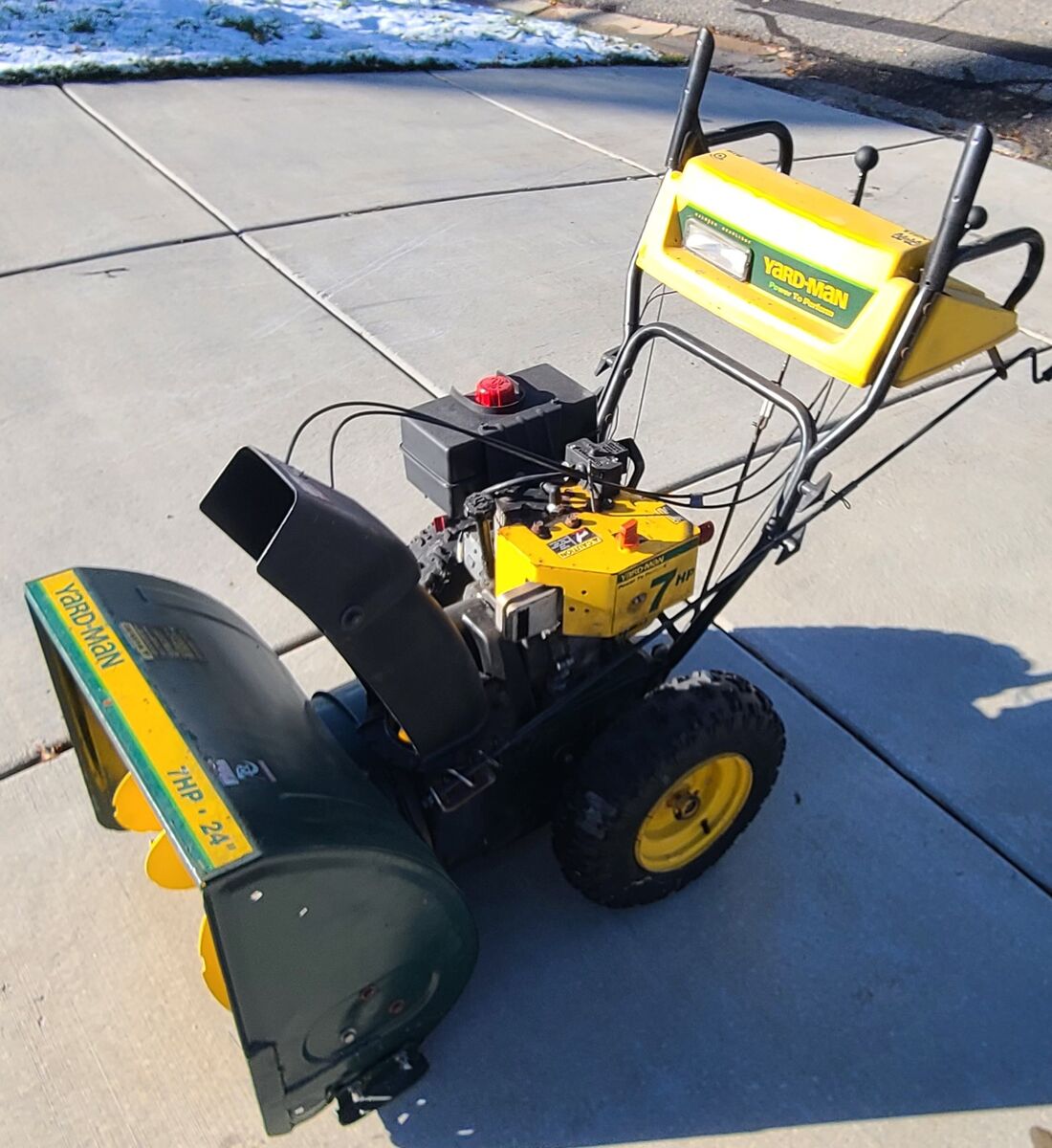 MTD Yard Man 24 inch, 7 hp two stage Snowblower, Snow Blower with electric start