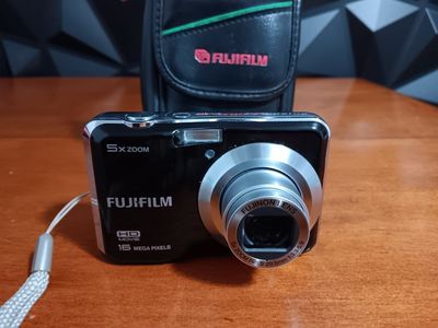 Fujifilm - FinePix AX550 16.0-Megapixel Digital Camera - Black with Batteries AA, SD card & Case. Tested. Excellent Conditions!