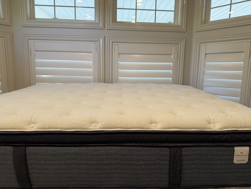 Flawless! Queen Serta pillowtop Mattress! $250