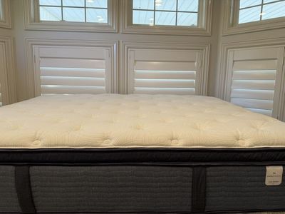 Flawless! Queen Serta pillowtop Mattress! $250