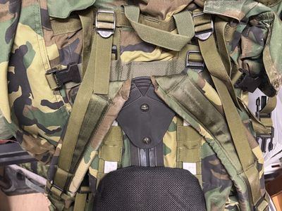 F.C.I. Large Field Pack Woodland Camo Internal Frame Military Backpack DLA100-91-C-4013