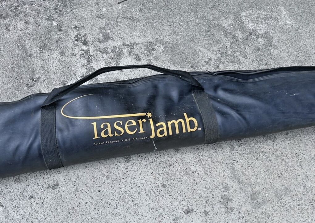 LASERJAMB TELESCOPING STAND + LASER CHALKLINE