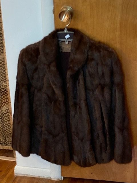 Luxurious 1950's Vintage Mink Cape