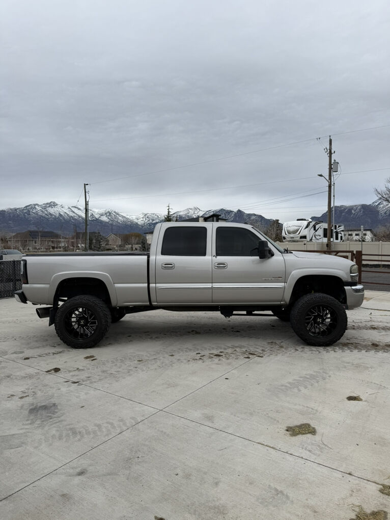 2005 GMC 2500 