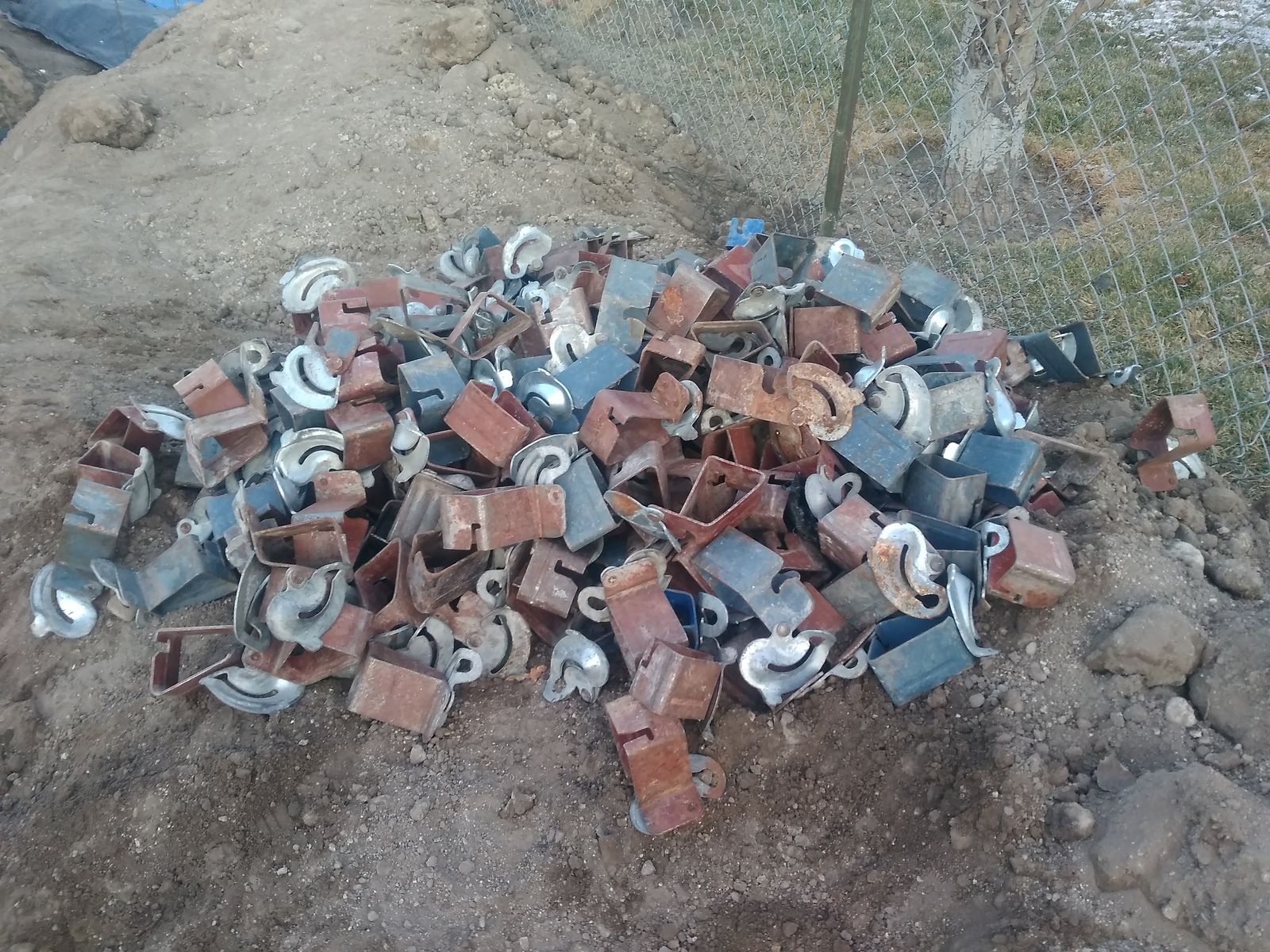 CONCRETE BRACKETS
