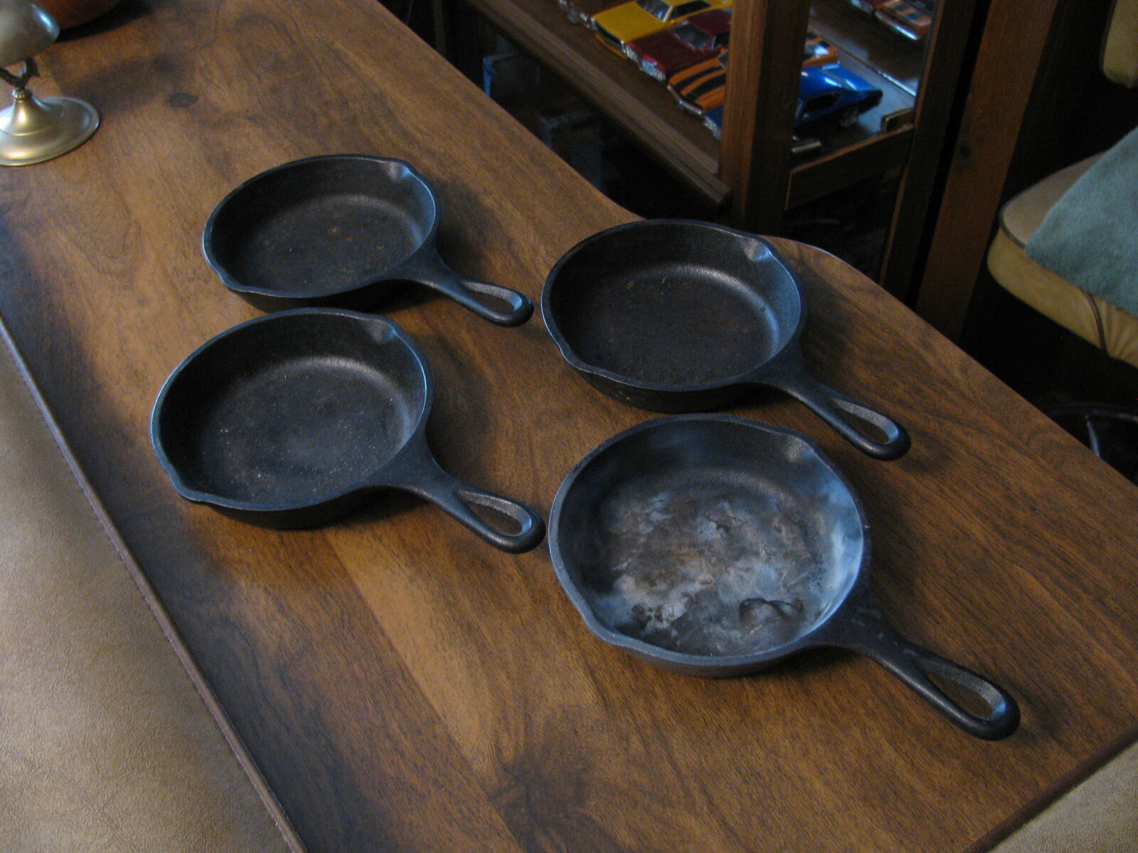 4 Lodge 5 in Skillets for 20.00  H5MS