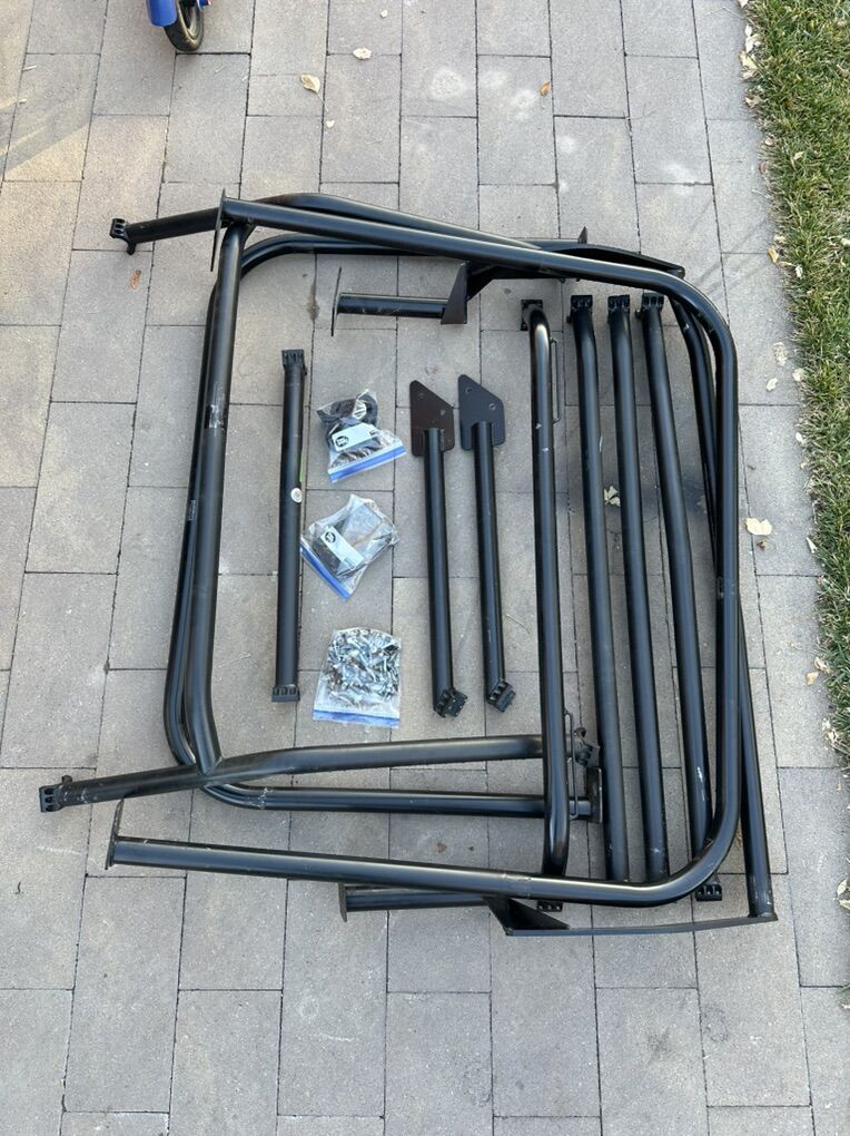 Bolt-in Interior Roll Cage 97-01 Jeep Cherokee XJ