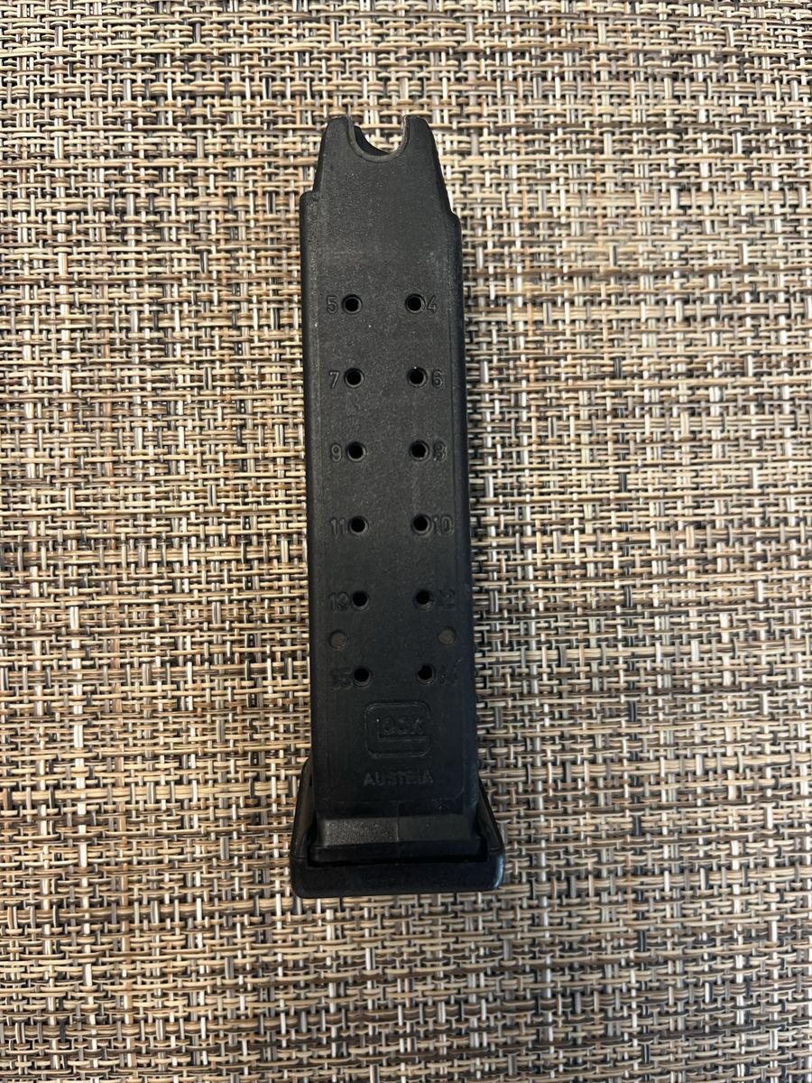 Used Glock 19 Gen 2 15 round magazine w/ factory 2+ extension