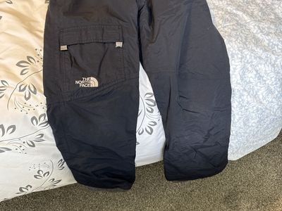 The North Face HyVent Black Snowboard Ski Pants kids large