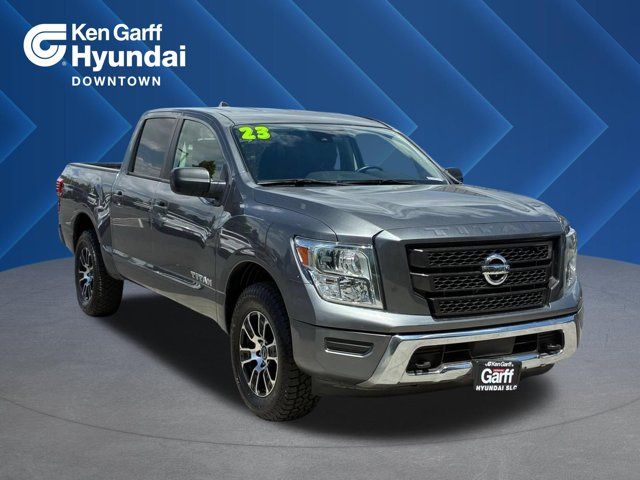 2023 Nissan Titan SV